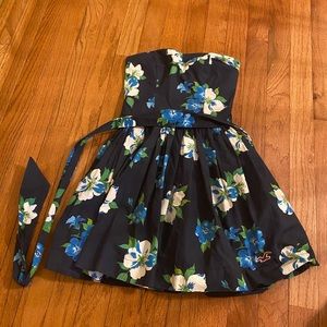 Hollister Women’s XS Blue Floral Strapless Dress